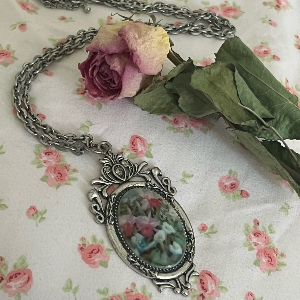 Antique/Vintage Silver Floral Cameo Necklace | Coquette Fairycore
